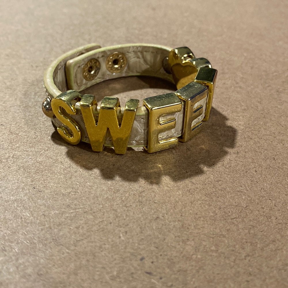 Sweet Wording w/ Heart Bracelet
